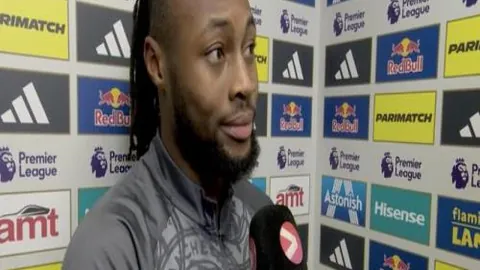 阿森西奥维拉7场进球数达5，巴黎生涯进球数等量齐观。